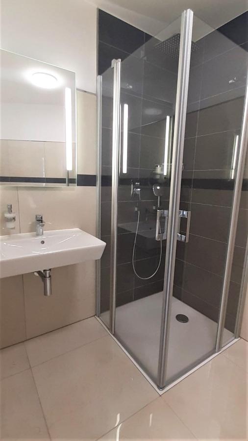 Hotel & Restaurant Lenzer Krug Malchow  Zewnętrze zdjęcie